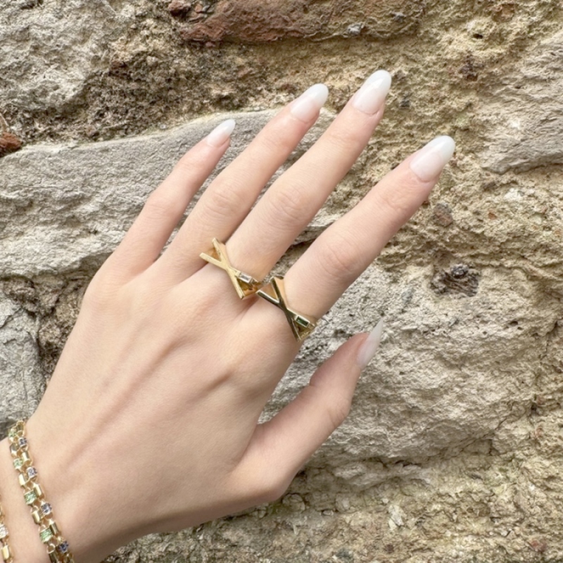 14 Ayar Taşlı Çapraz Yüzük