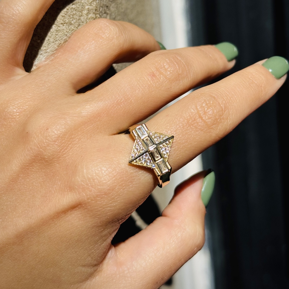 14 Ayar Taşlı Geometrik Yüzük