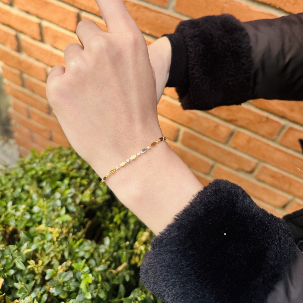 14 Ayar Minimalist Taşlı Bileklik